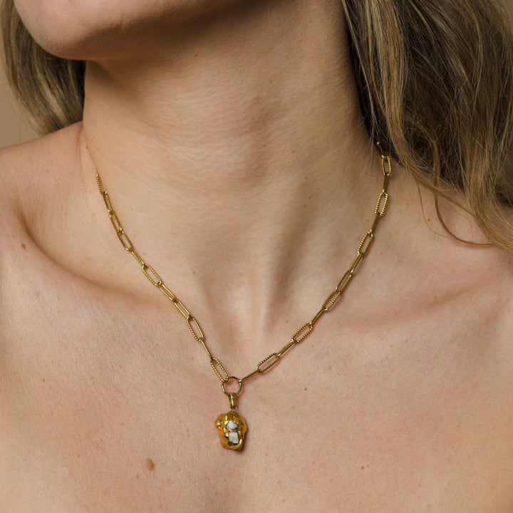 porcelain necklace , porceliano pakabukas, keramikins pakabutis. porceliano papuošalai. Rankų darbo papuošalai. Handmade ceramic pendant.