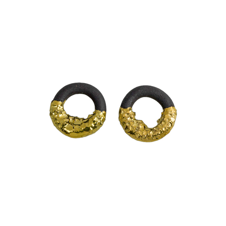 porceliano rinkės su auksu. Unikalus dizainas, kuris išsiskiria natūralia tekstūra ir prabangia apdaila.