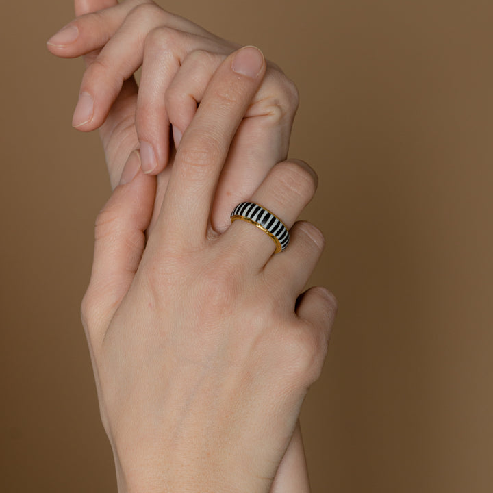 "Daisy" White Porcelain Ring With Gold