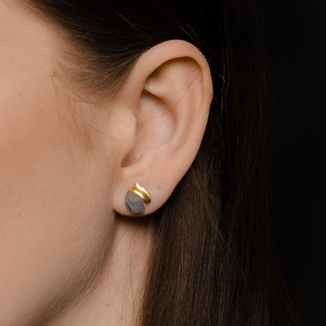 Unikalūs rankų darbo papuošalai iš porceliano.