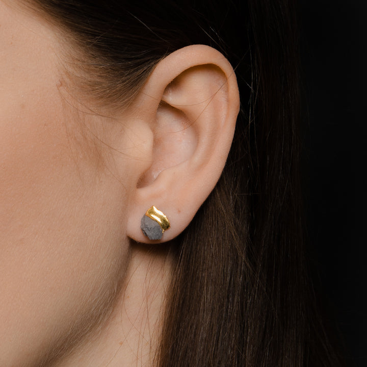 Unikalūs rankų darbo papuošalai iš porceliano.