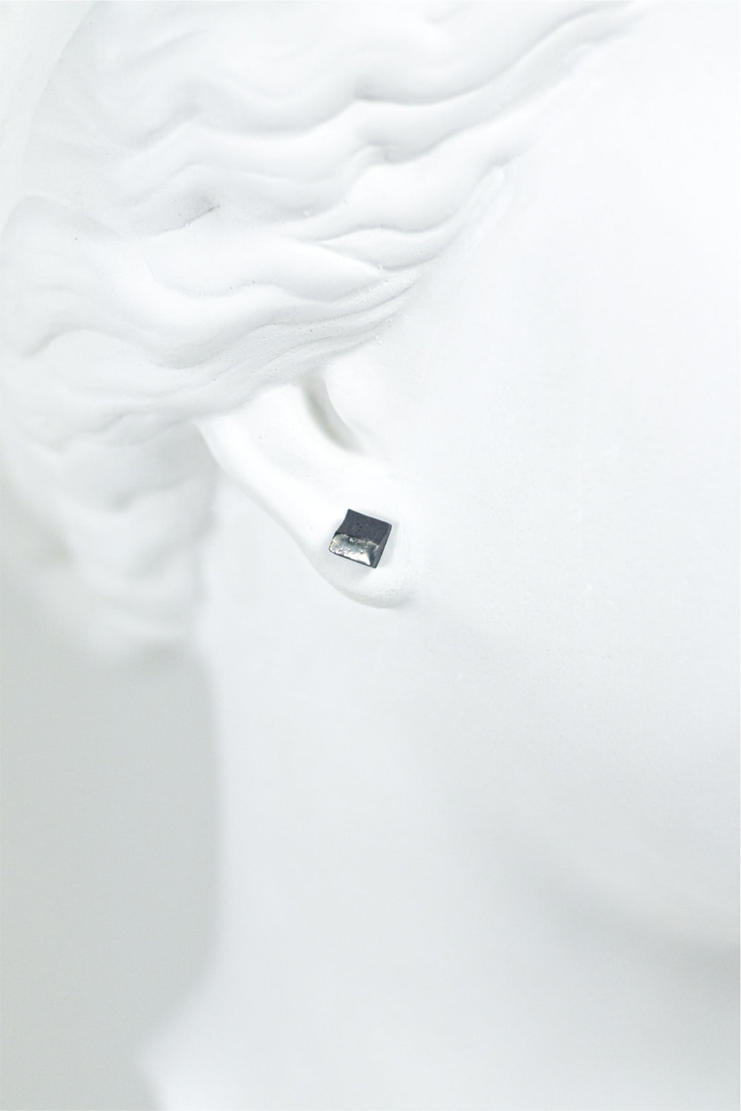 porceliano papuošalai, porcelain jewelry, freakyfoxx freaky fox auskarai, keramikiniai auskarai, porcelain earrings, ceramic earrings, handmade earrings