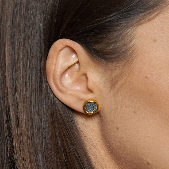 Porceliano auskarai užupyje