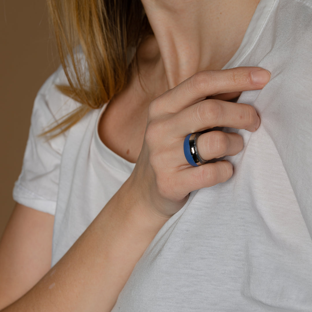 "Elody" Porcelain Ring With Platinum