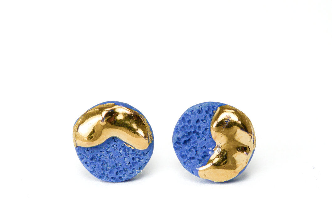 porceliano auskarai, keramikiniai auskarai, auskarai iš porceliano, auskarai iš keramikos, papuošalai iš porceliano, papuošalai iš keramikos, rankų darbu auskarai, porcelain earrings, porcelain jewelry, ceramic earrings, ceramic jewelry, handmade earrings, keramikiniai papuošalai, porceliano papuošalai, papuošalai Vilniuje, papuošalai Užupyje, juvelyrikos namai Vilniuje