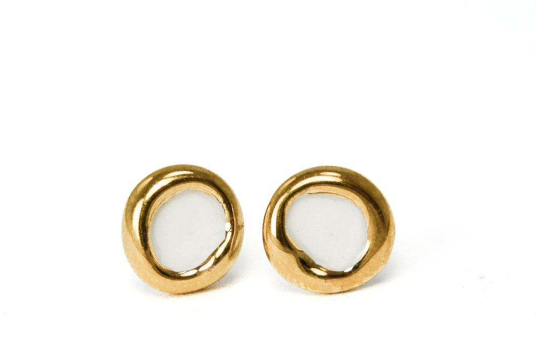 porceliano auskarai, keramikiniai auskarai, auskarai iš porceliano, auskarai iš keramikos, papuošalai iš porceliano, papuošalai iš keramikos, rankų darbu auskarai, porcelain earrings, porcelain jewelry, ceramic earrings, ceramic jewelry, handmade earrings, keramikiniai papuošalai, porceliano papuošalai, papuošalai Vilniuje, papuošalai Užupyje, juvelyrikos namai Vilniuje