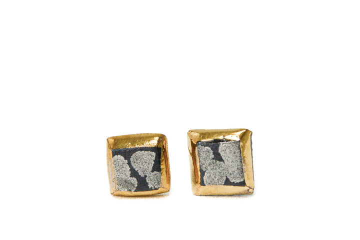 porceliano auskarai, keramikiniai auskarai, auskarai iš porceliano, auskarai iš keramikos, papuošalai iš porceliano, papuošalai iš keramikos, rankų darbu auskarai, porcelain earrings, porcelain jewelry, ceramic earrings, ceramic jewelry, handmade earrings, keramikiniai papuošalai, porceliano papuošalai, papuošalai Vilniuje, papuošalai Užupyje, juvelyrikos namai Vilniuje