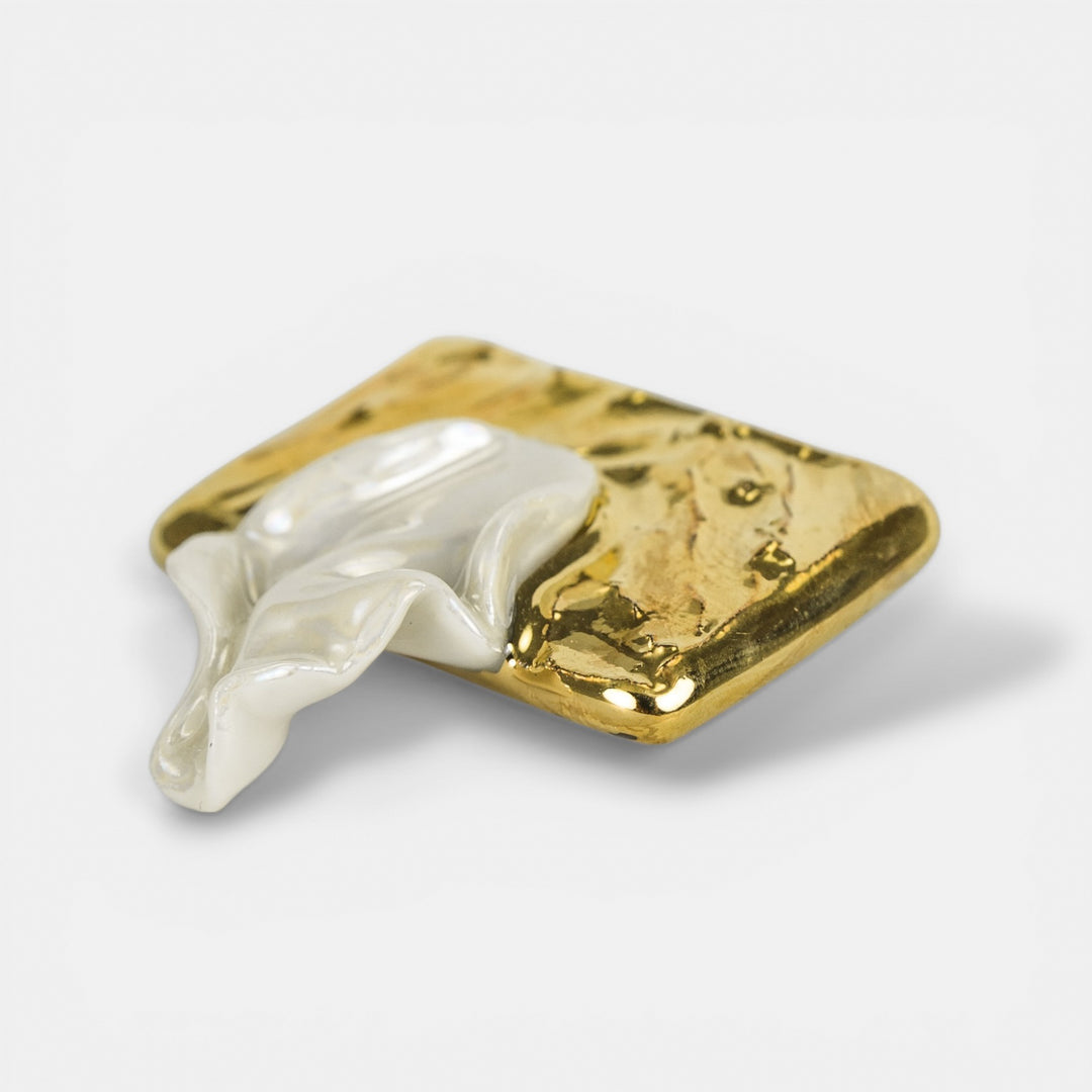 "Adalet" porcelain brooch