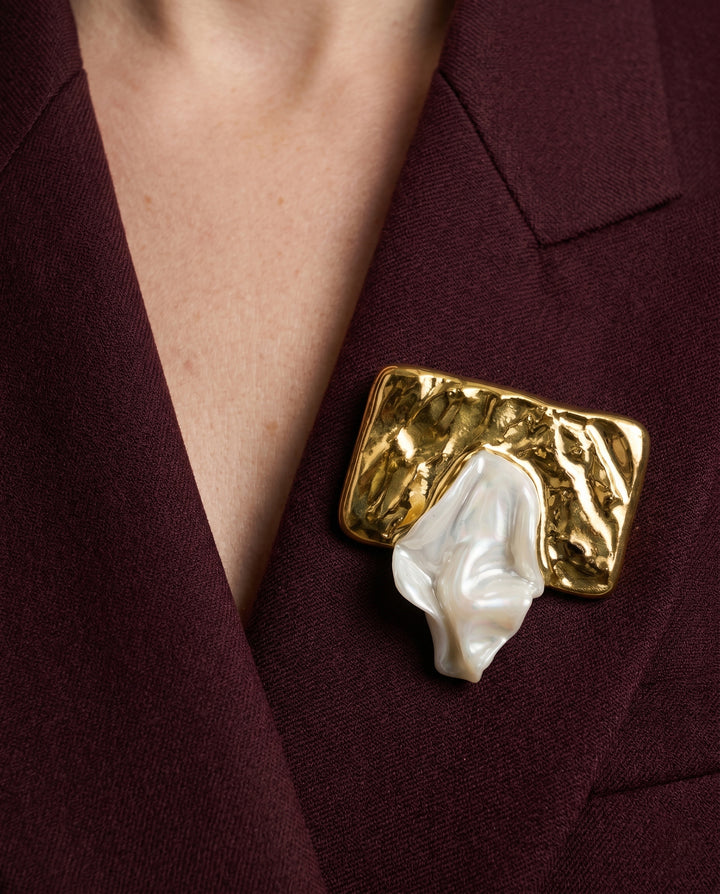 "Adalet" porcelain brooch