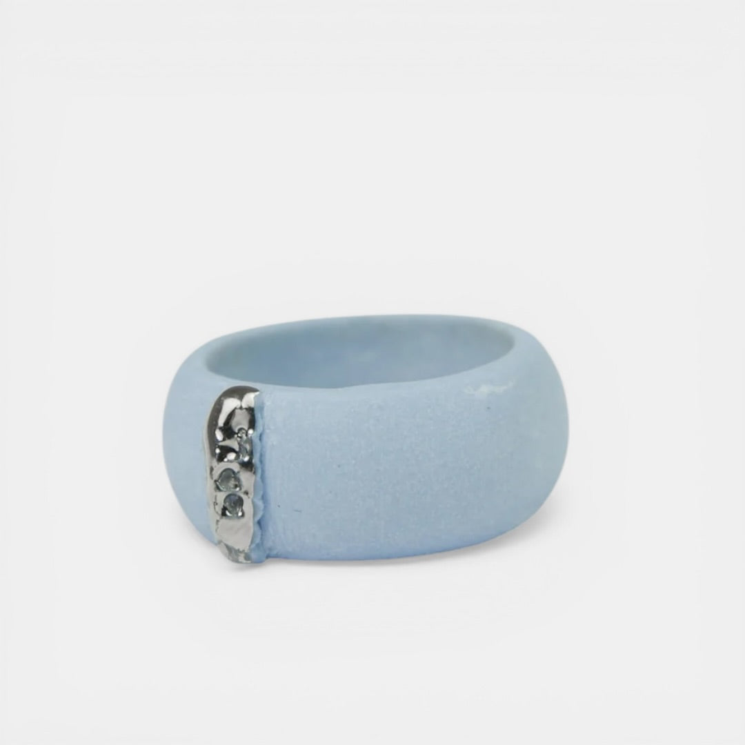 "Neri" Porcelain Ring With Platinum