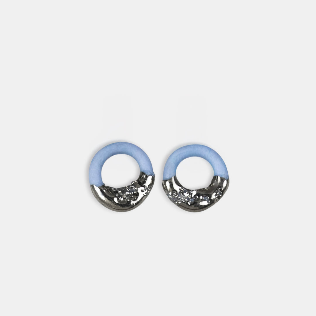 Porcelain charms plated with platinum