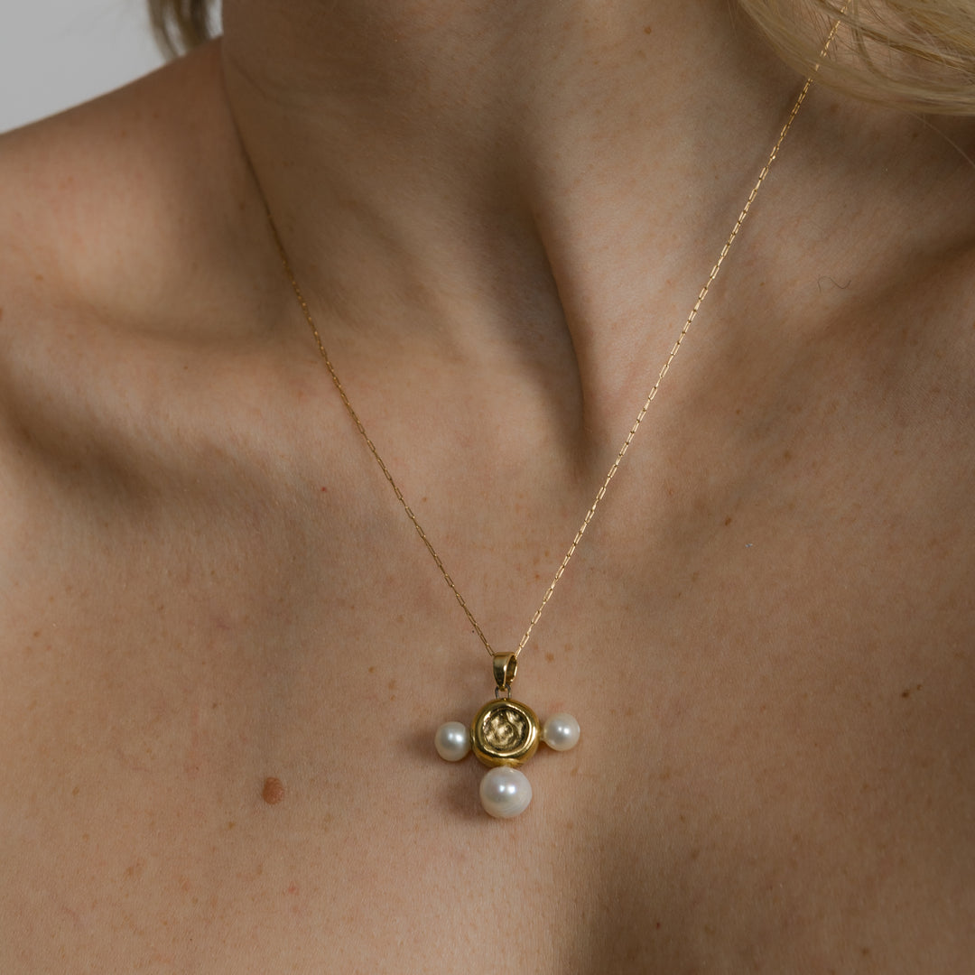 "Leila" porcelain necklace