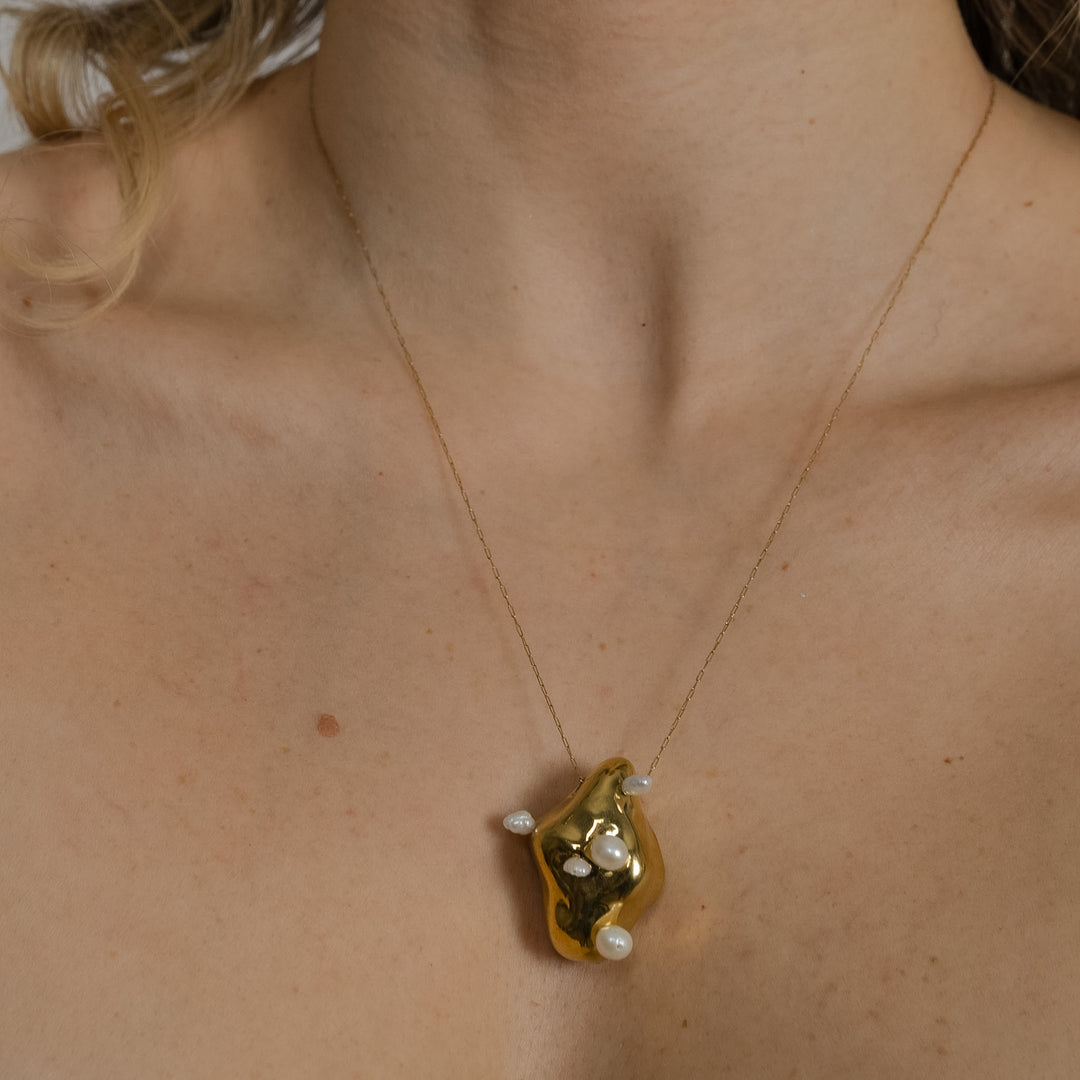 "Daphne" porcelain necklace