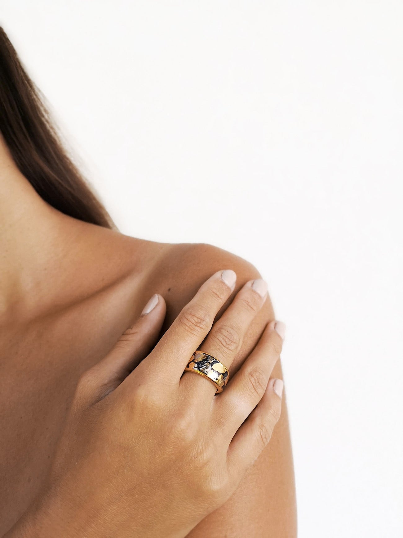 "Leah" Porcelain Ring With Gold And Platinum