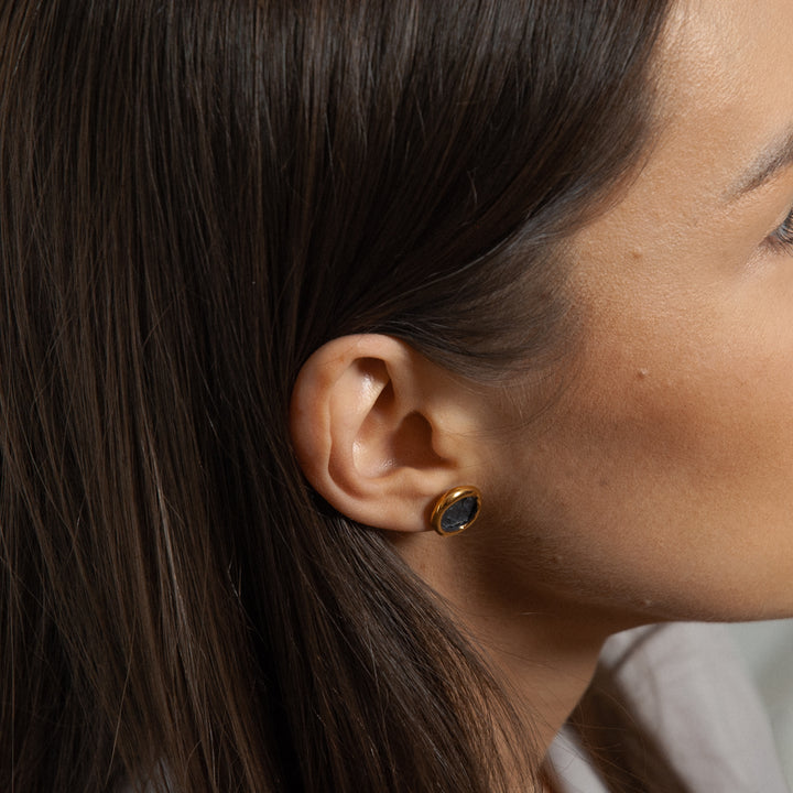 Black earrings with gold from porcelain by freakyfoxx